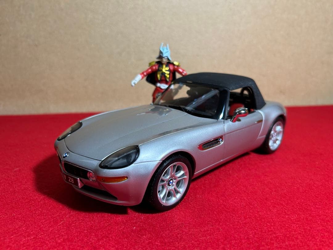 【1/12まで限定価格】京商　1/18  Z8