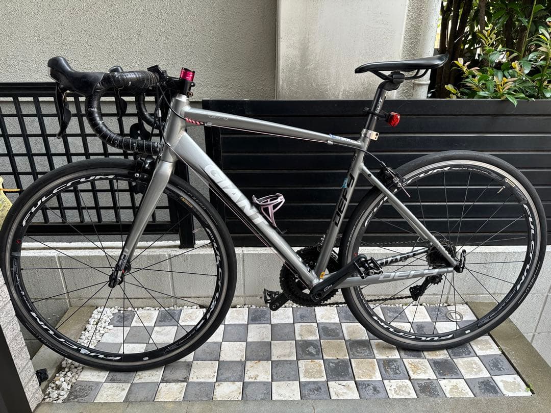 最終値下げ(引取限定)GIANT ロードバイク グレー Defy Shimano