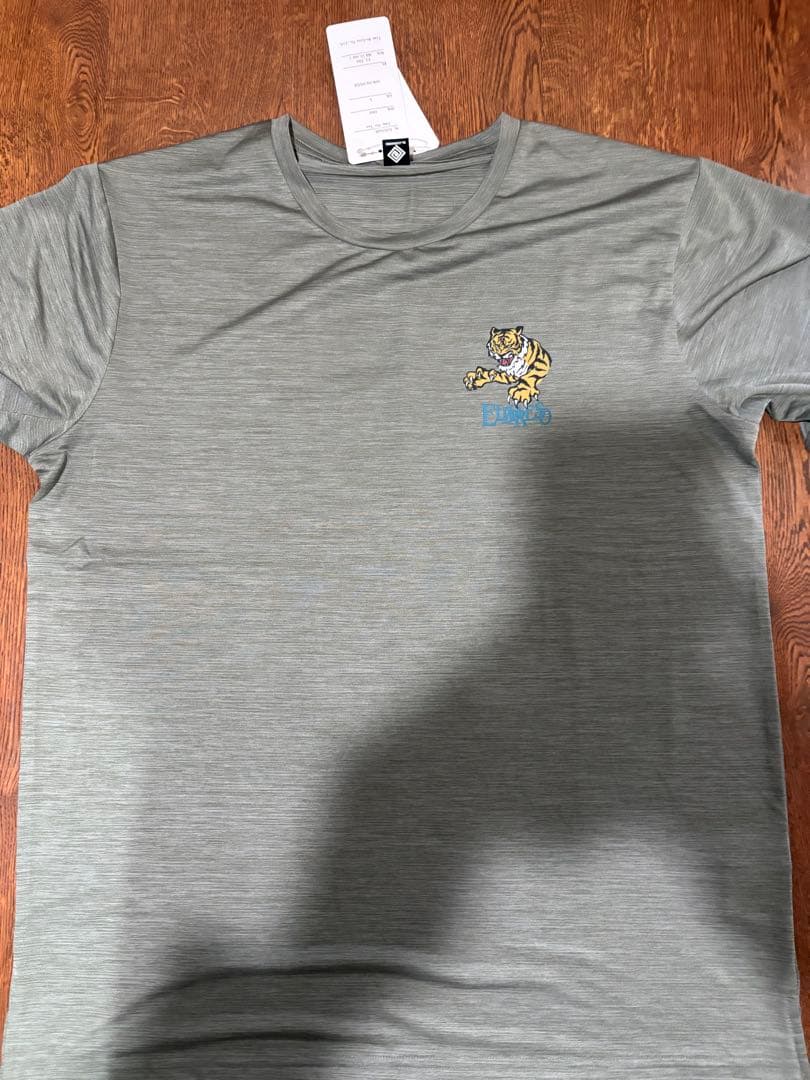 エルドレッソ　Tシャツ　新品　サイズL
