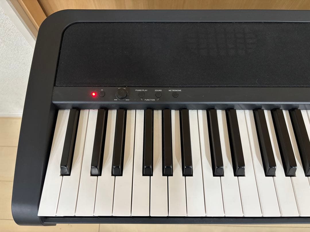 送料込み！　2022年製　KORG B2 88鍵盤　電子ピアノ　専用スタンド付き
