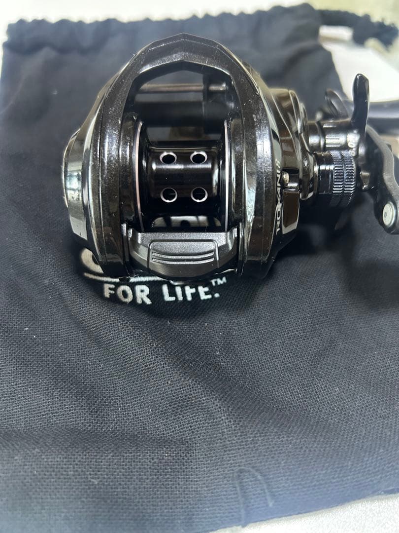 Abu Garcia アブガルシア ROXANI 8 ベイトリール 右巻き