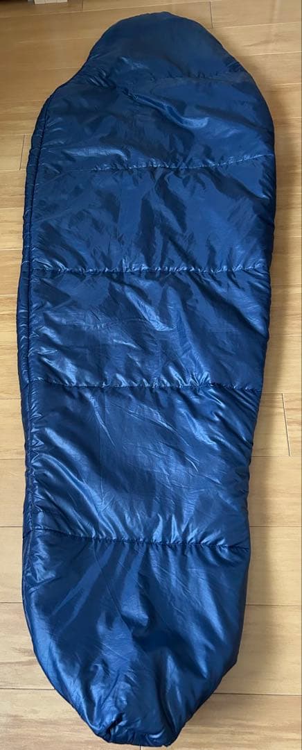 1985年購入mont-bell 初期ロゴ、Dacron内綿使用ネイビー 寝袋