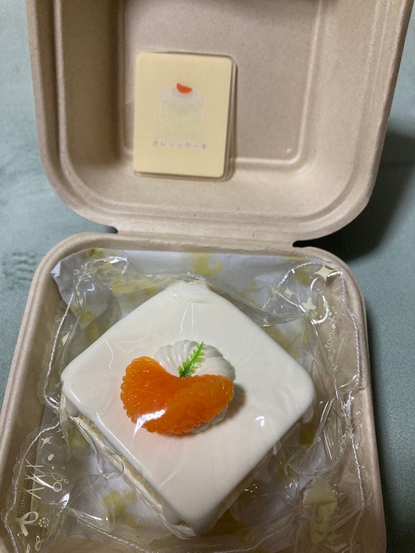 MOMOスクイーズ❤️ケーキ３個　ロールケーキとクッキーまとめ売り　おまけ付き