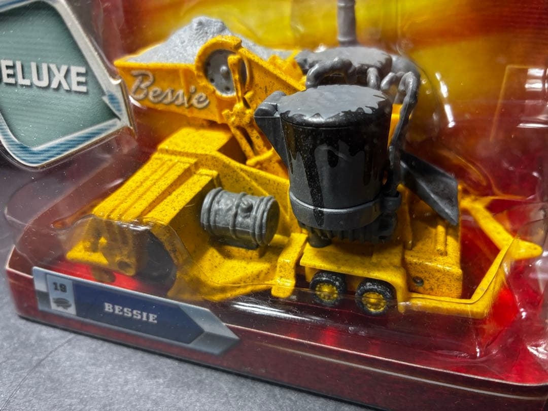 Bessie ベッシー　マックィーン　マックイーン　カーズ ミニカー