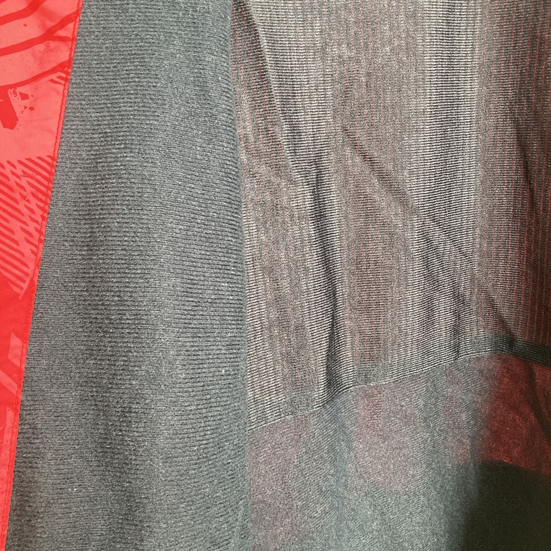 Mizuno ブレスサーモ　上(L)下(XL) レッド