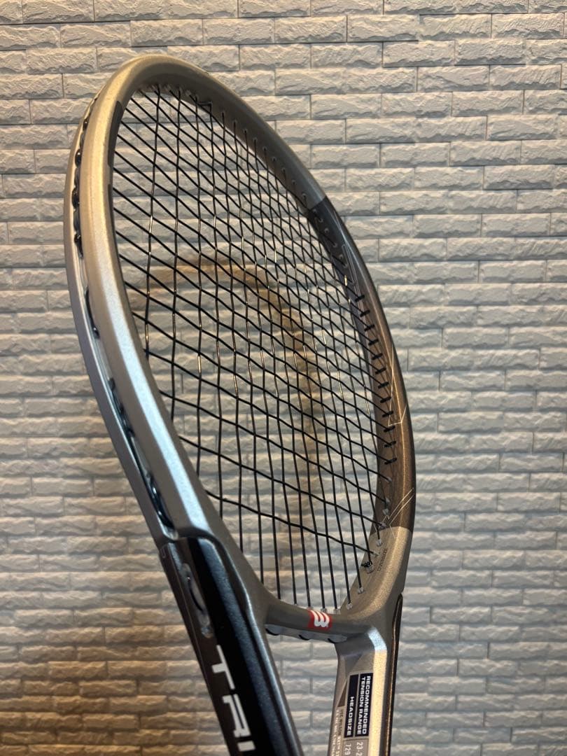 【◉軽量】Wilson TRIAD 3 テニスラケット 丸井ブン太　ガット新品