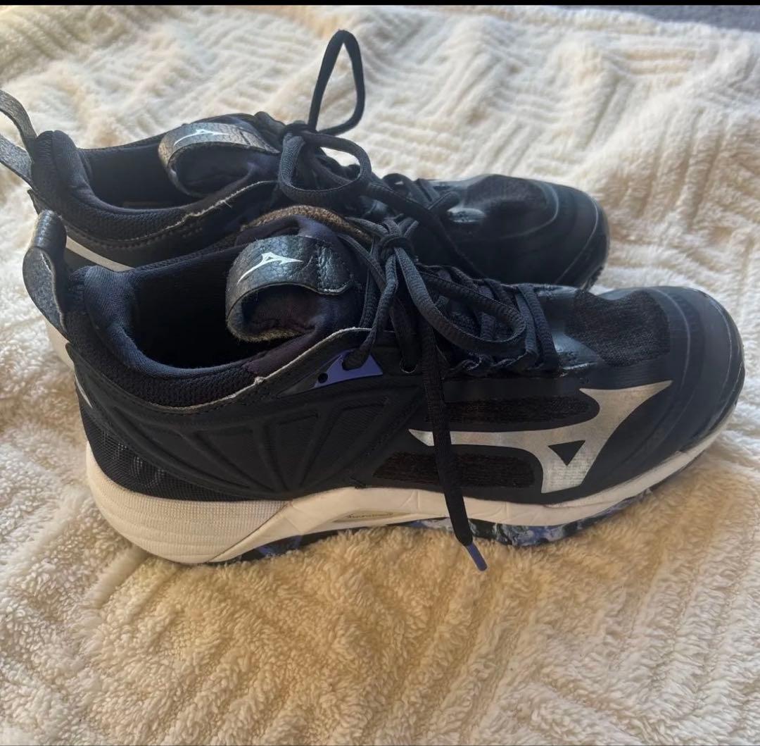 MIZUNO バレーボールシューズ