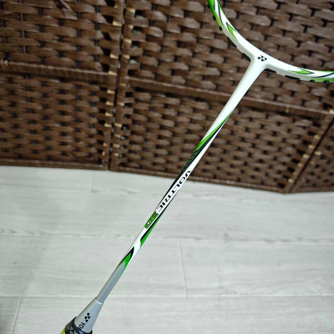 【極美品】 YONEX VOLTRIC30 5U G6 バドミントンラケット