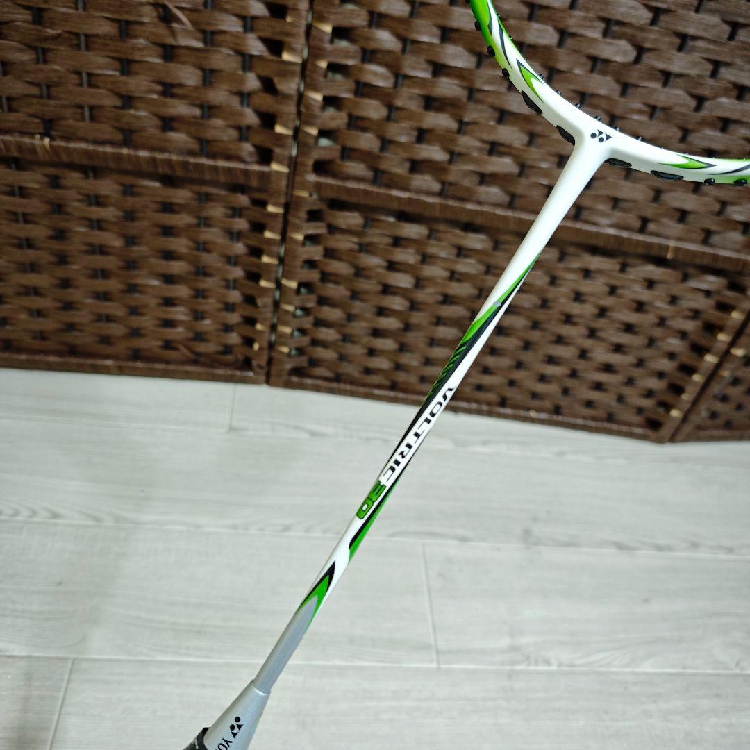 【極美品】 YONEX VOLTRIC30 5U G6 バドミントンラケット