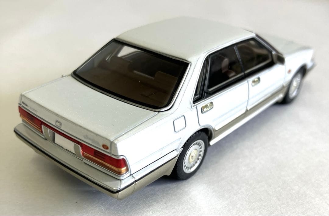 TOMICA LIMITED VINTAGE NEO Nissan セドリック