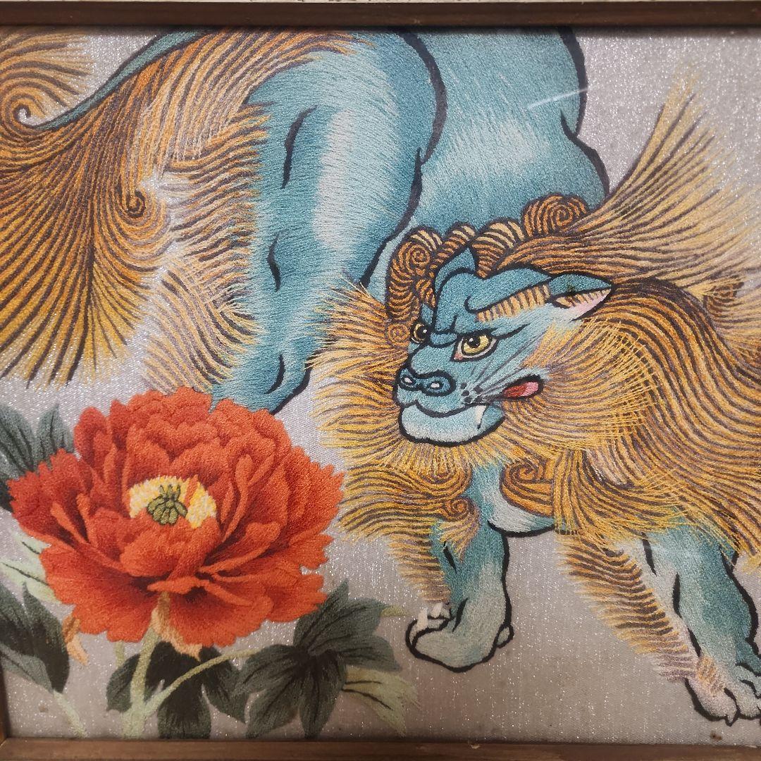 獅子と花の刺繍作品　モリ文化刺繍専門店