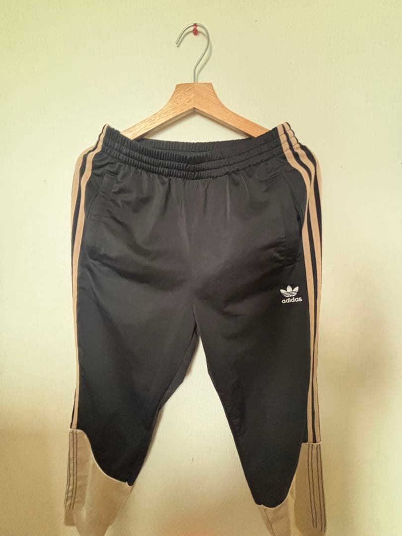 adidas ジャージ上下セット ブラック/ベージュ
