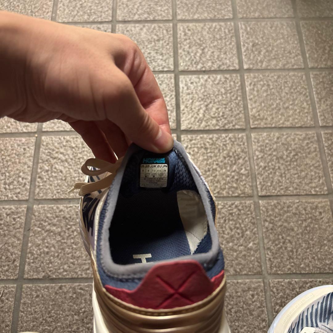 【美品】HOKA CARBON X