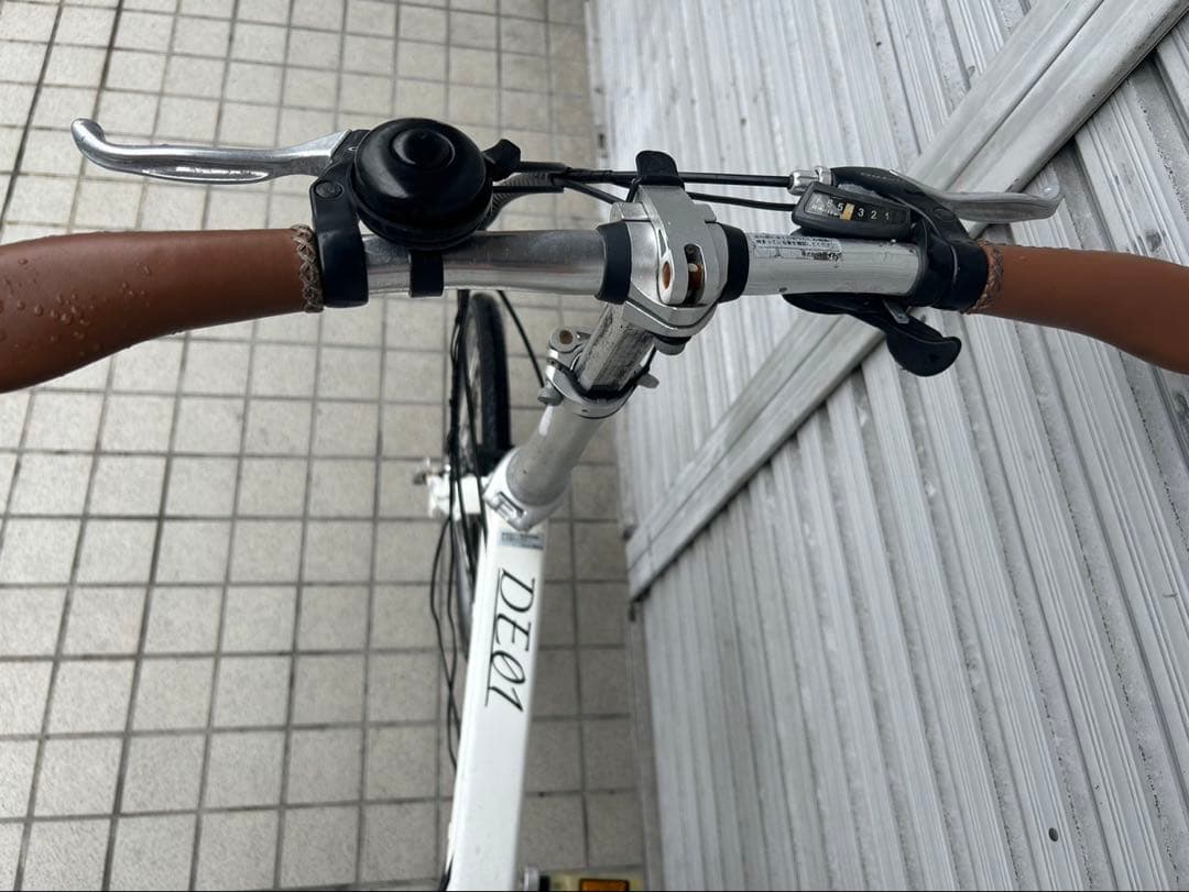 DE01 折りたたみ電動　ホワイト　20インチ バッテリー6.6Ah 充電器あり