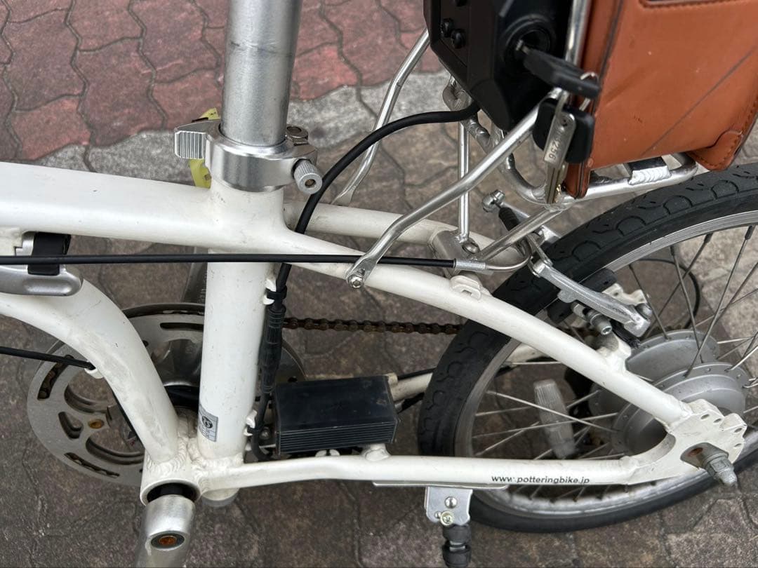 DE01 折りたたみ電動　ホワイト　20インチ バッテリー6.6Ah 充電器あり