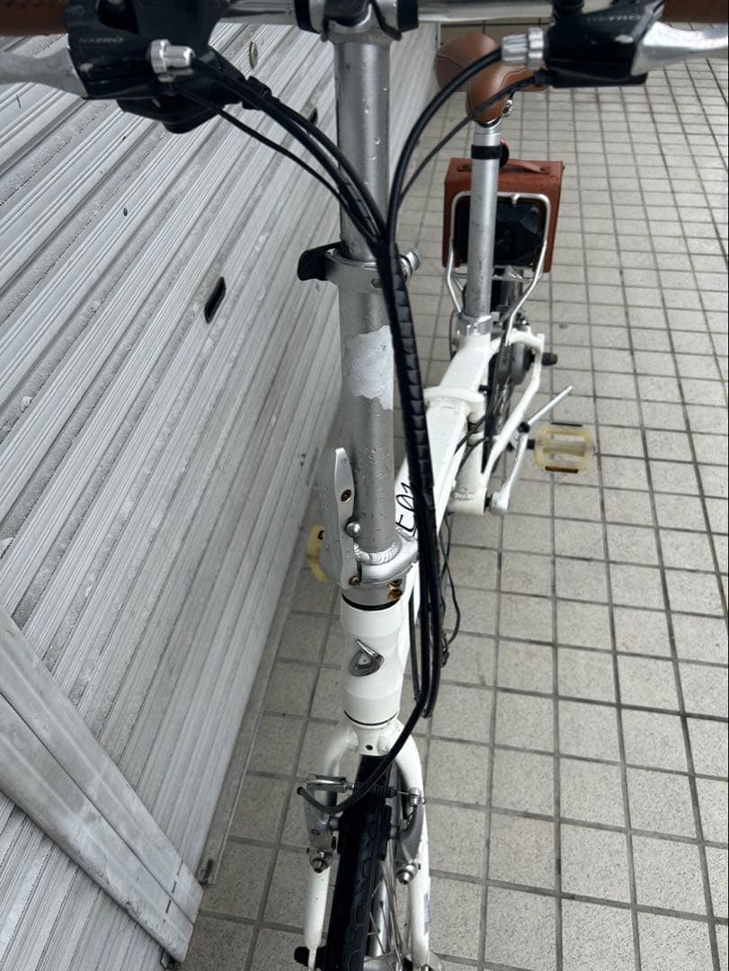 DE01 折りたたみ電動　ホワイト　20インチ バッテリー6.6Ah 充電器あり