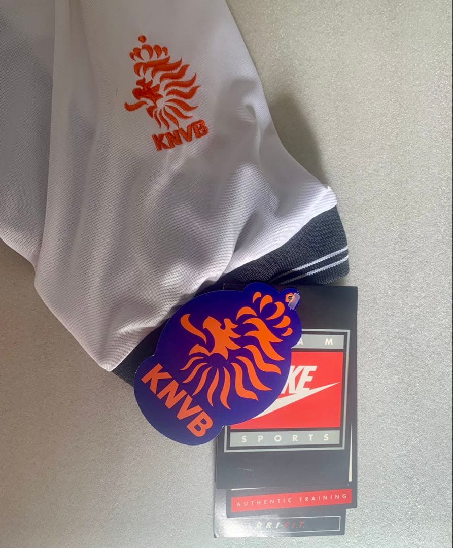 NIKE オランダ代表 KNVB スポンサー入りプラクティスシャツ』