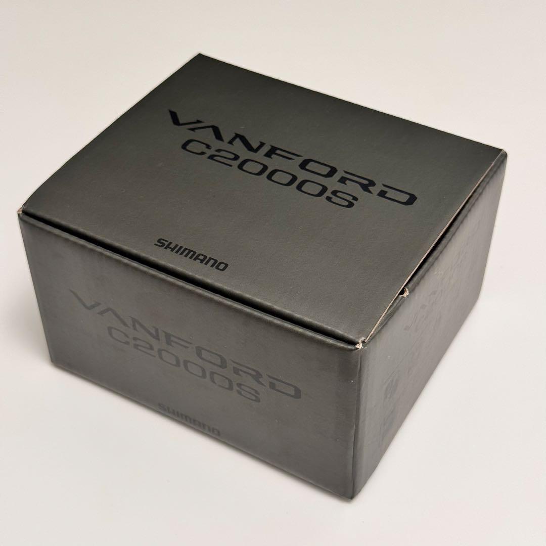 【美品】シマノ　24 ヴァンフォード C2000S スピニングリール