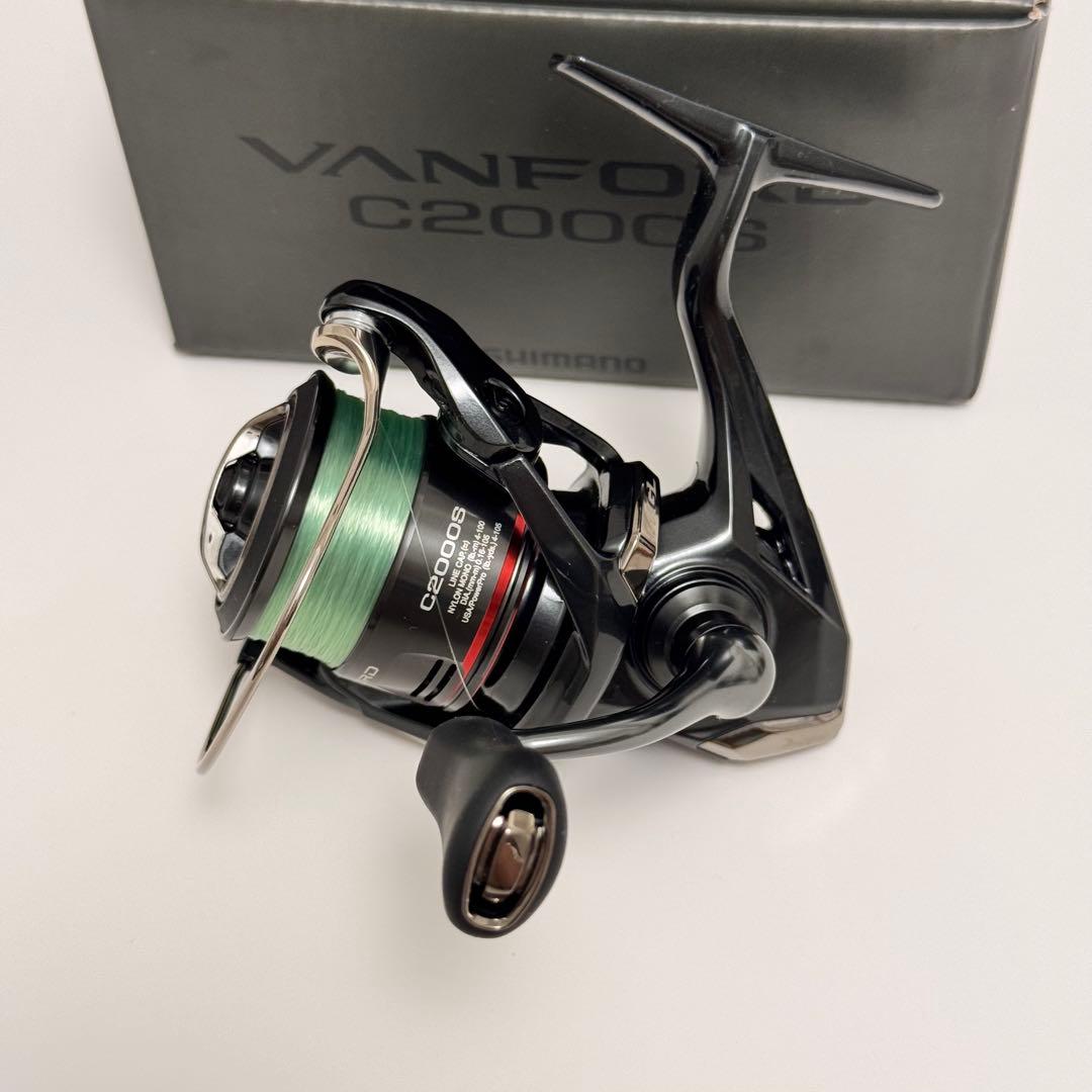 【美品】シマノ　24 ヴァンフォード C2000S スピニングリール