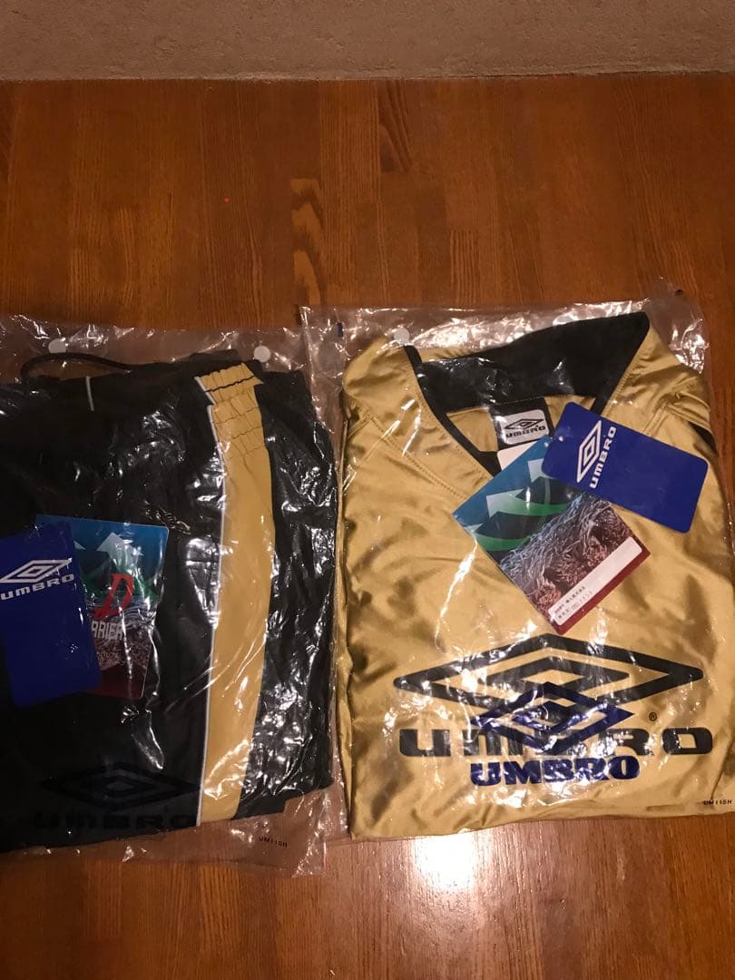 限定1点　新品タグ付　希少　正規品UMBRO 上下セット　送料無料24時間発送