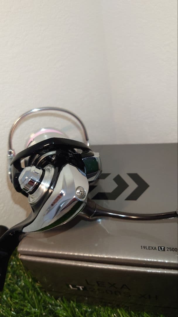LEXA LT2500S-XH スピニングリール