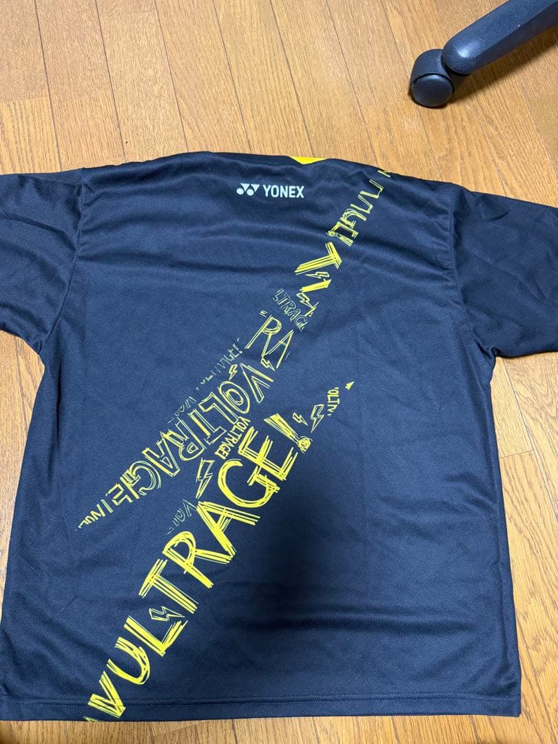 YONEX VOLTRAGE Tシャツ JP M 黒/黄