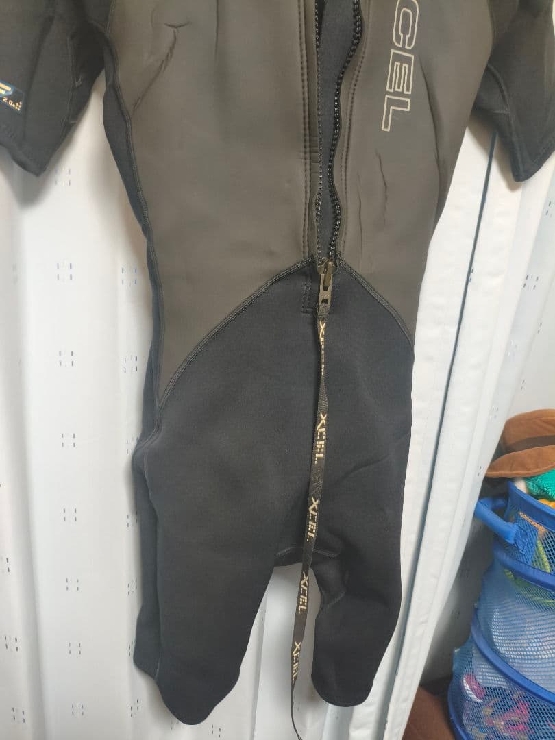 XCEL 半袖　スプリング ウェットスーツ 黒　２ミリ　Lサイズ