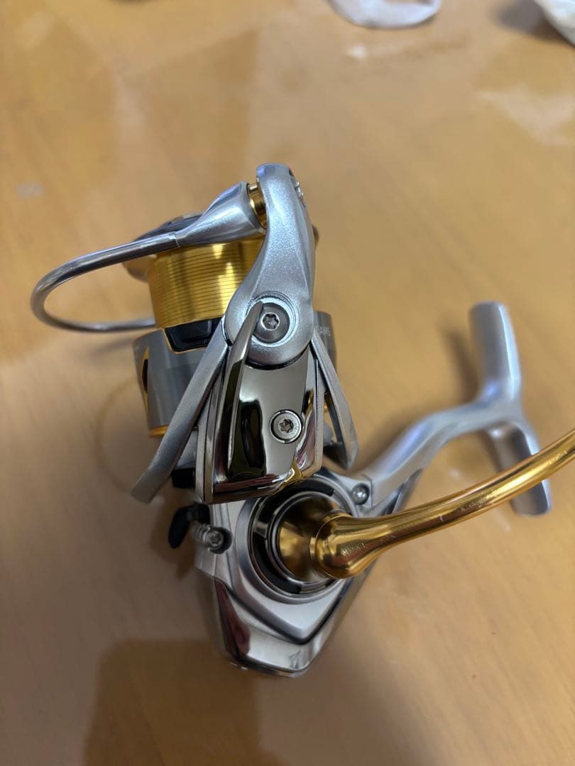 美品 ダイワ 21 フリームス LT 3000CXH スピニング