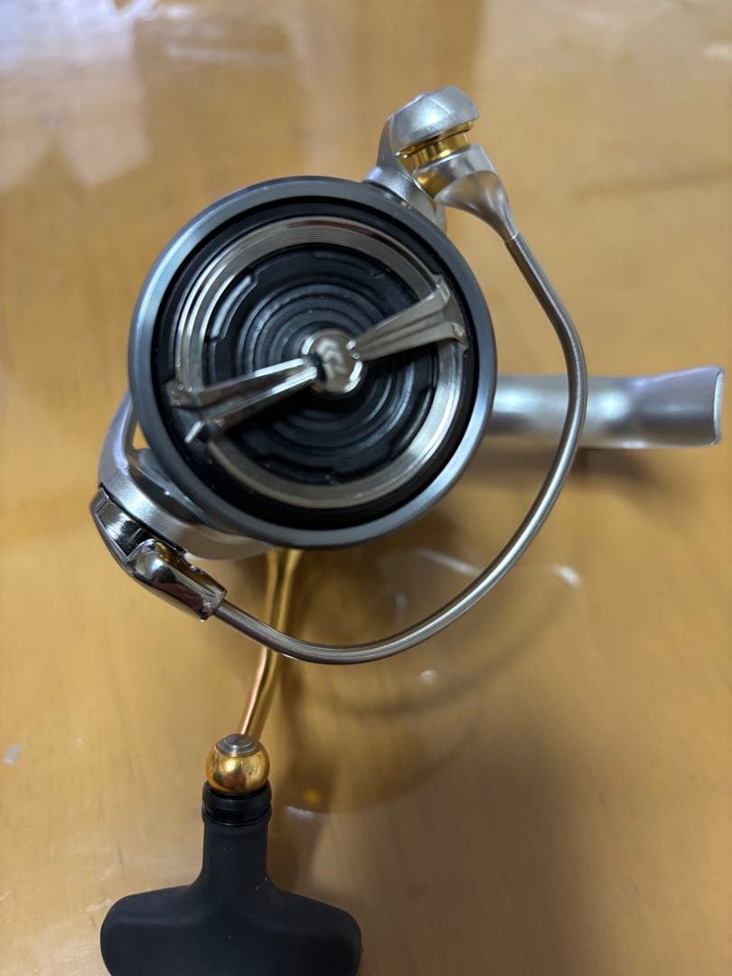 美品 ダイワ 21 フリームス LT 3000CXH スピニング