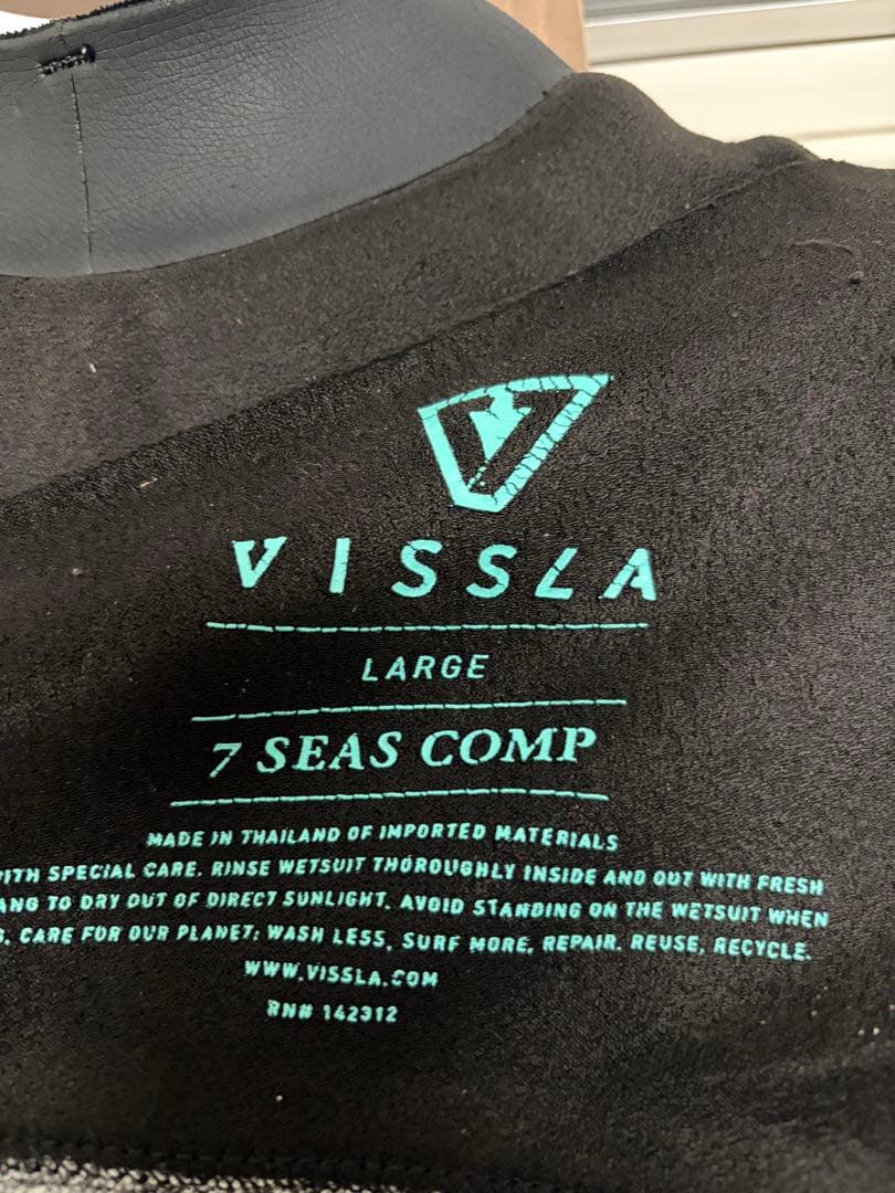 vissla 3mm2mmフルスーツ