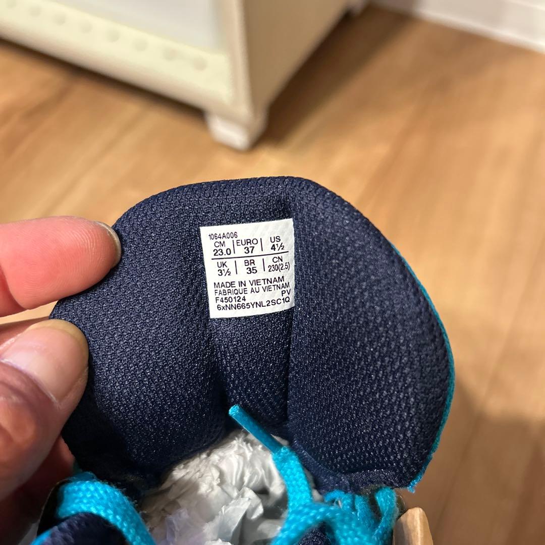 asics ターコイズ ハイカット バスケットシューズ
