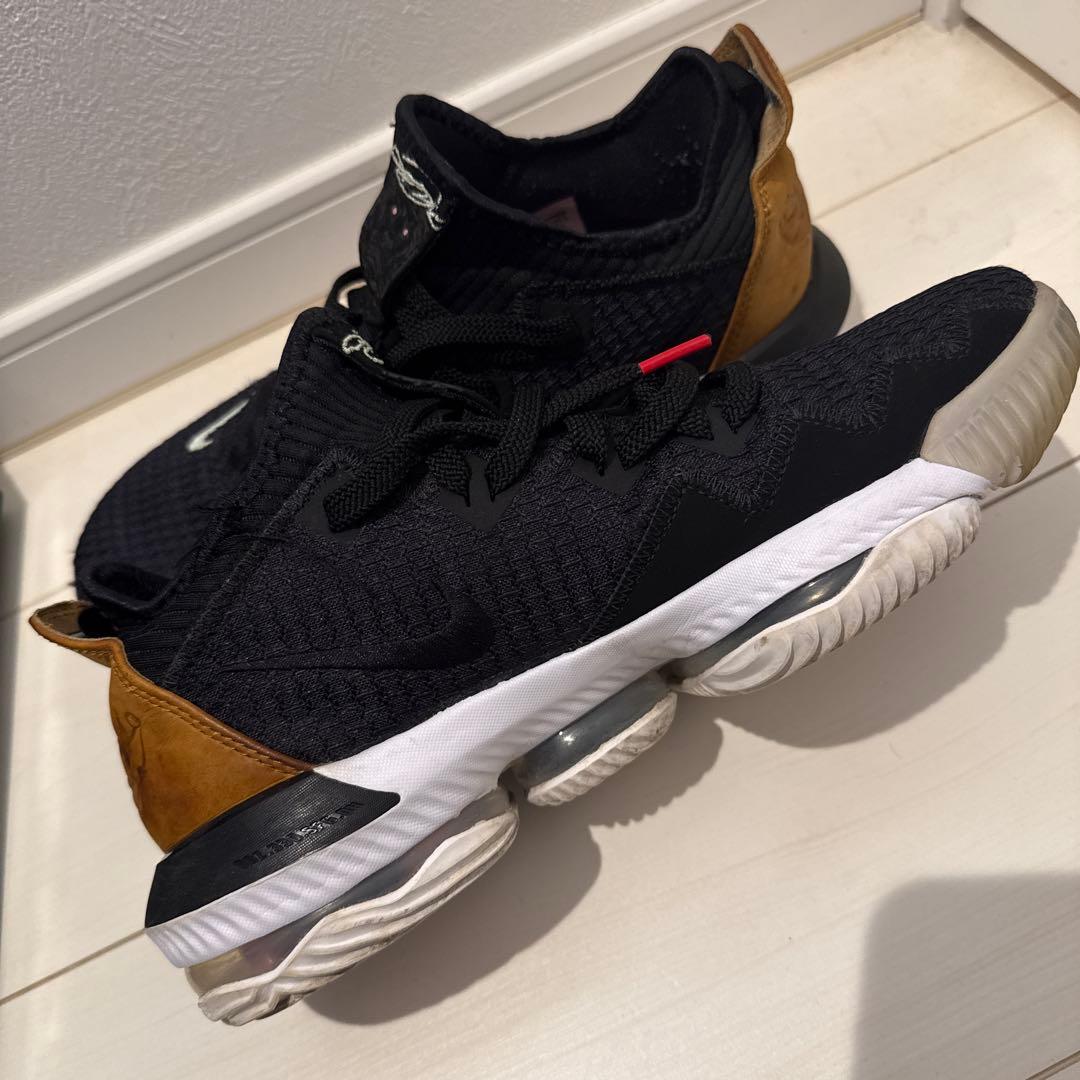 NIKE LEBRON XVI LOW レブロン16 26.5㎝　スニーカー