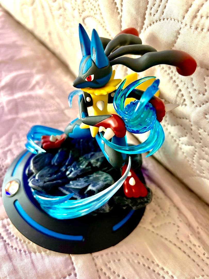 ポケモン ルカリオ フィギュア 約15cm 台座付き 新品未使用 美品