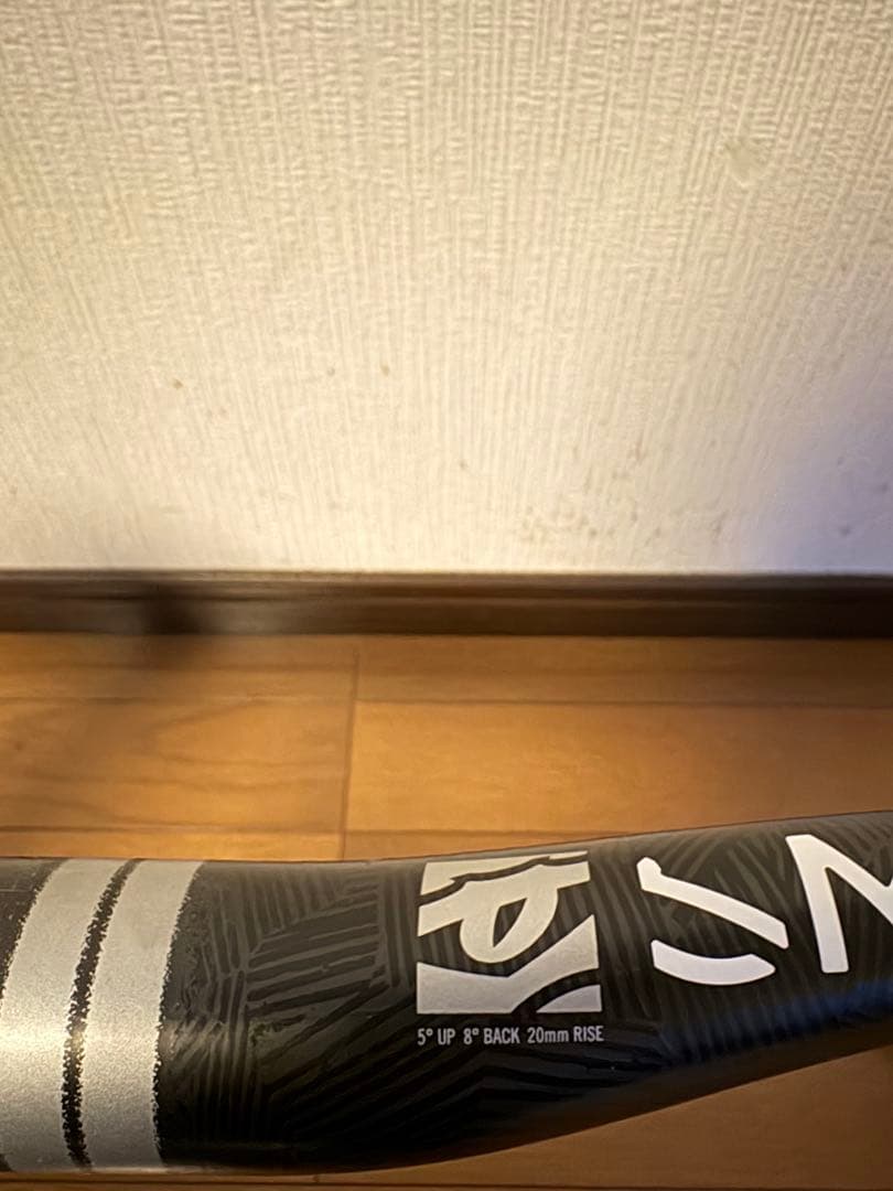 レースフェイス SIXC カーボンハンドル φ35mm