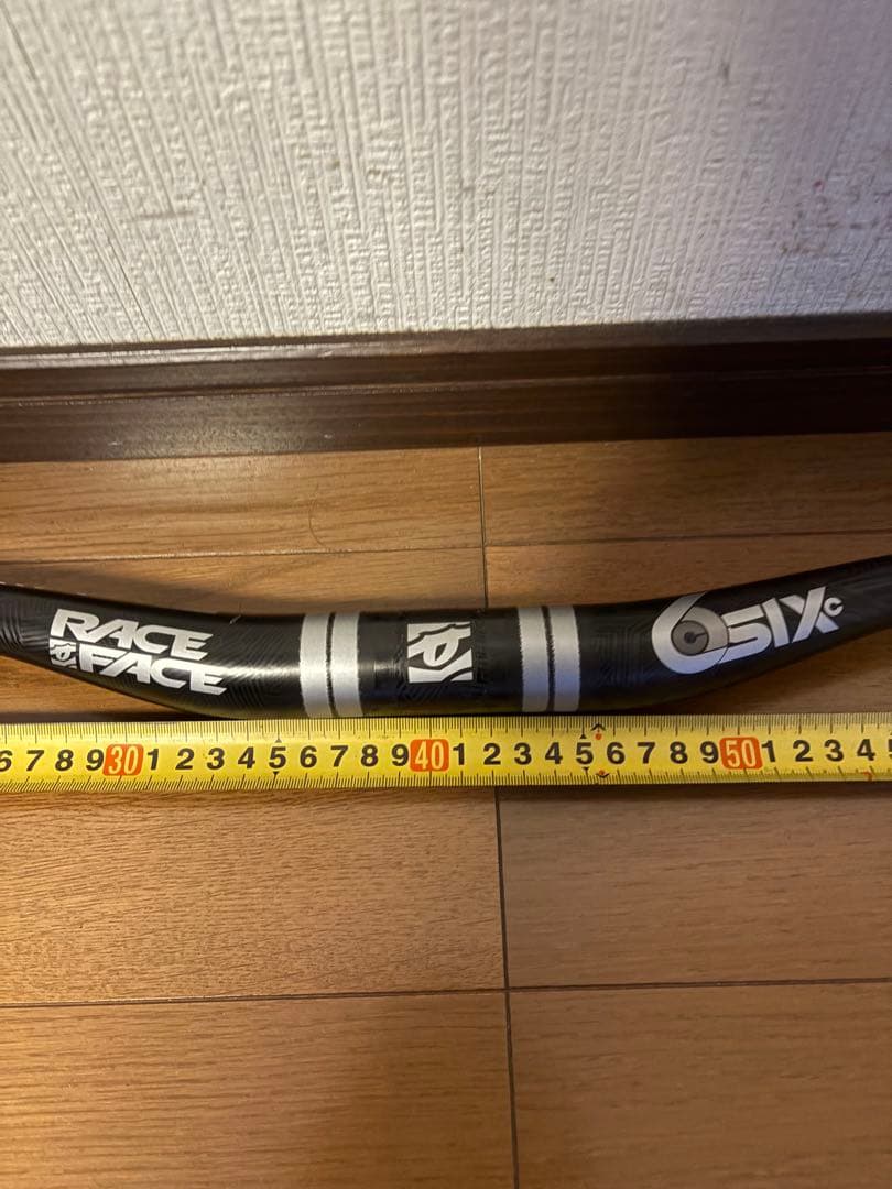 レースフェイス SIXC カーボンハンドル φ35mm