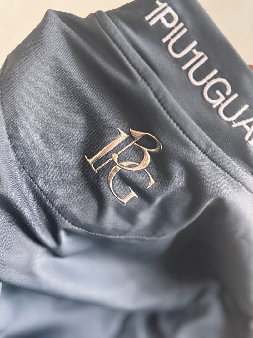 【美品】1PIU1UGUALE3 ロゴモックネック半袖Tシャツ ブラック