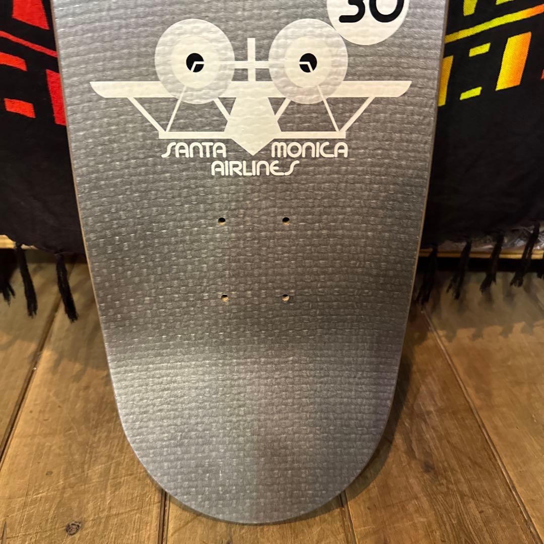サンタモニカエアーライン　スケボーデッキ　XOXモデル8.5×32.2㌅