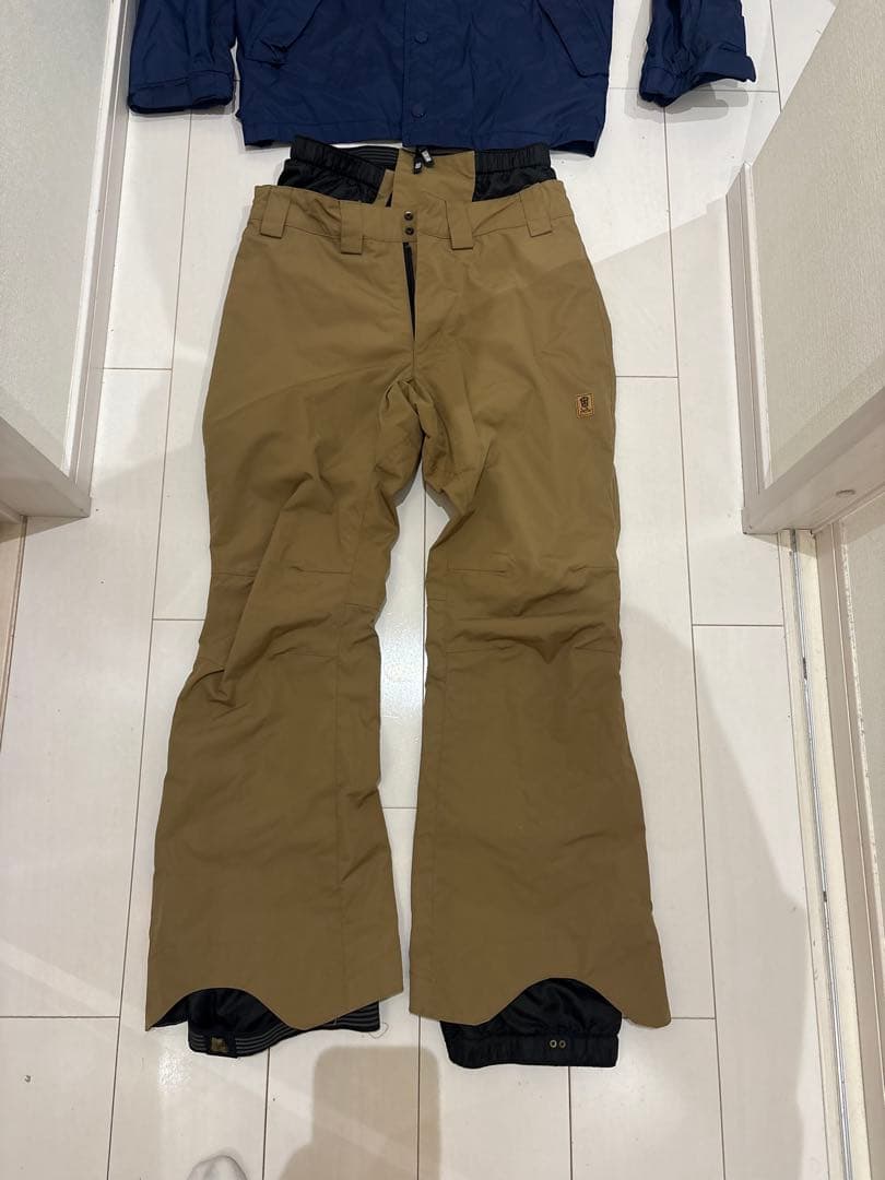 美品　ANTHEM スノーボード　ウェア　上下セットSS