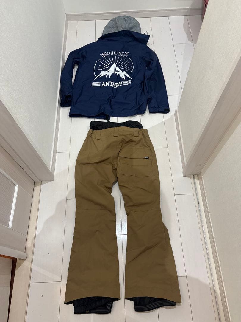 美品　ANTHEM スノーボード　ウェア　上下セットSS