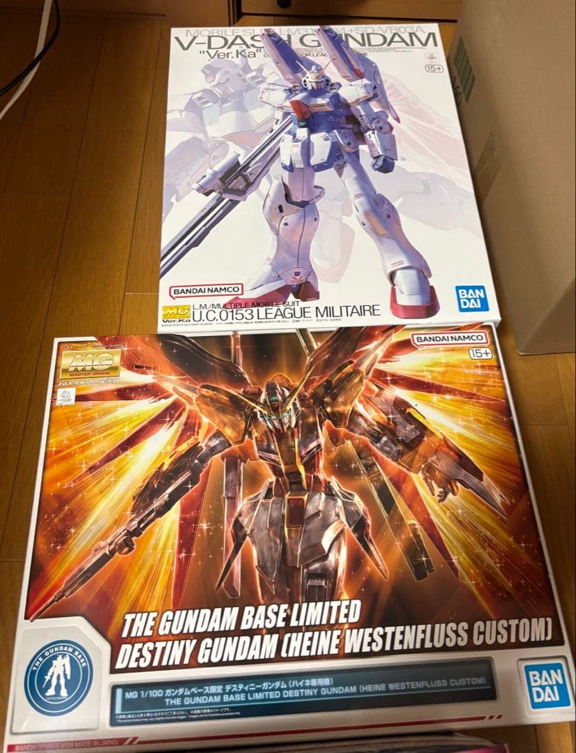 ガンプラまとめ売り（MGSDデスティニー、ハイネ、Vダッシュ、マイティー）