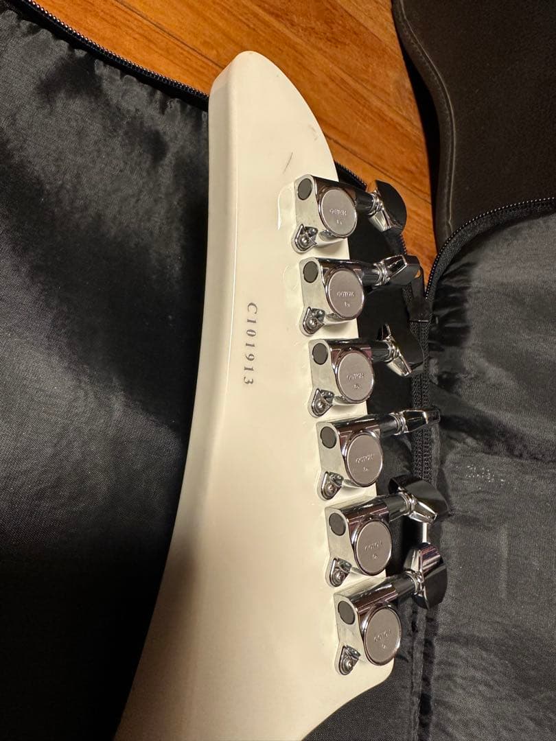 Tokai エクスプローラー【希少】Duncan SH-5 PU搭載　ホワイト
