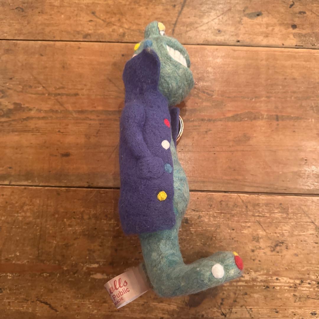 ニードールズ　wool 人形
