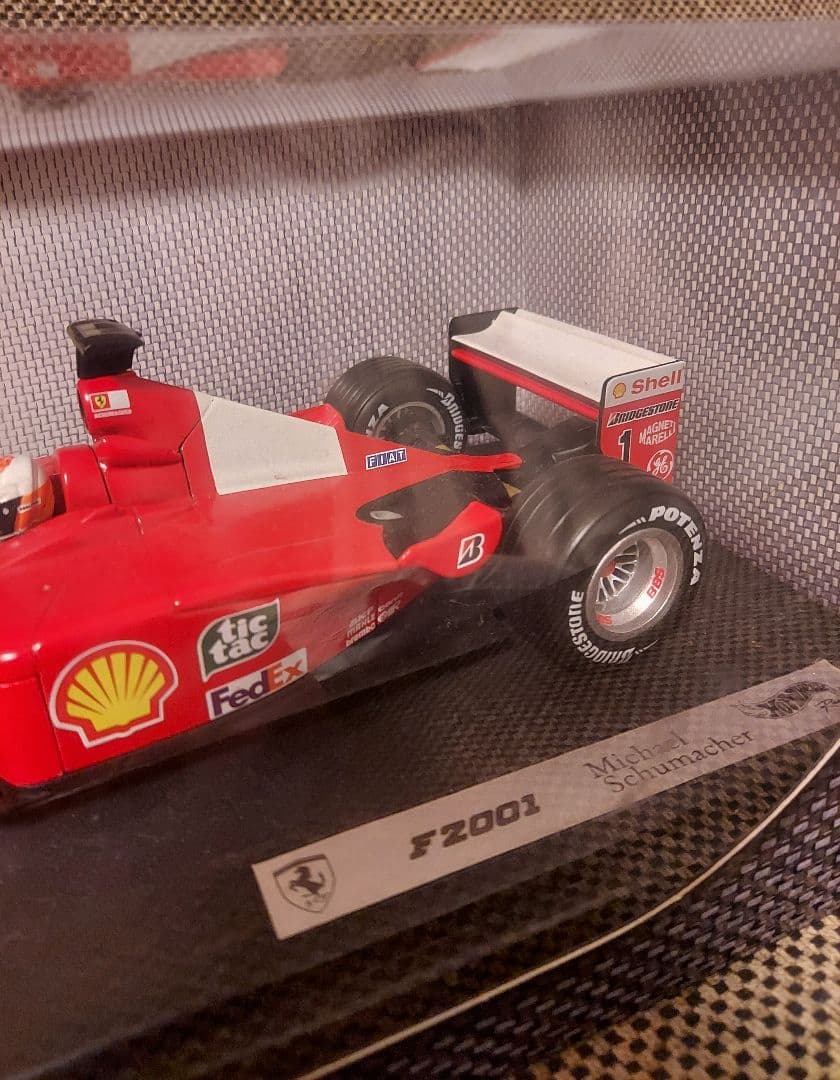 Hot Wheels フェラーリ F2001 1/18