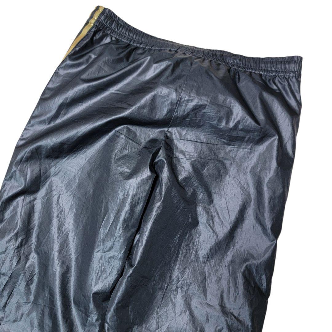未使用 アディダス 3ストライプ トレフォイル 黒金 ナイロントラックパンツ