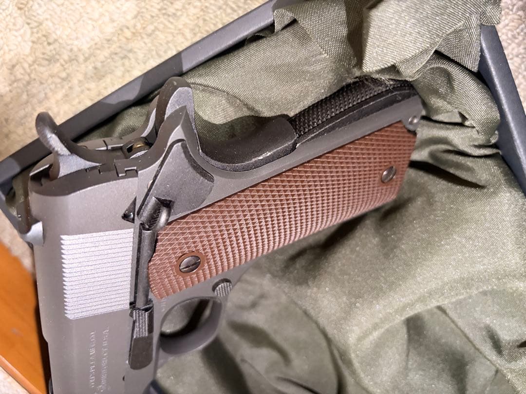東京マルイ　M1911A1 ガスガン 箱付き　予備マガジン付き