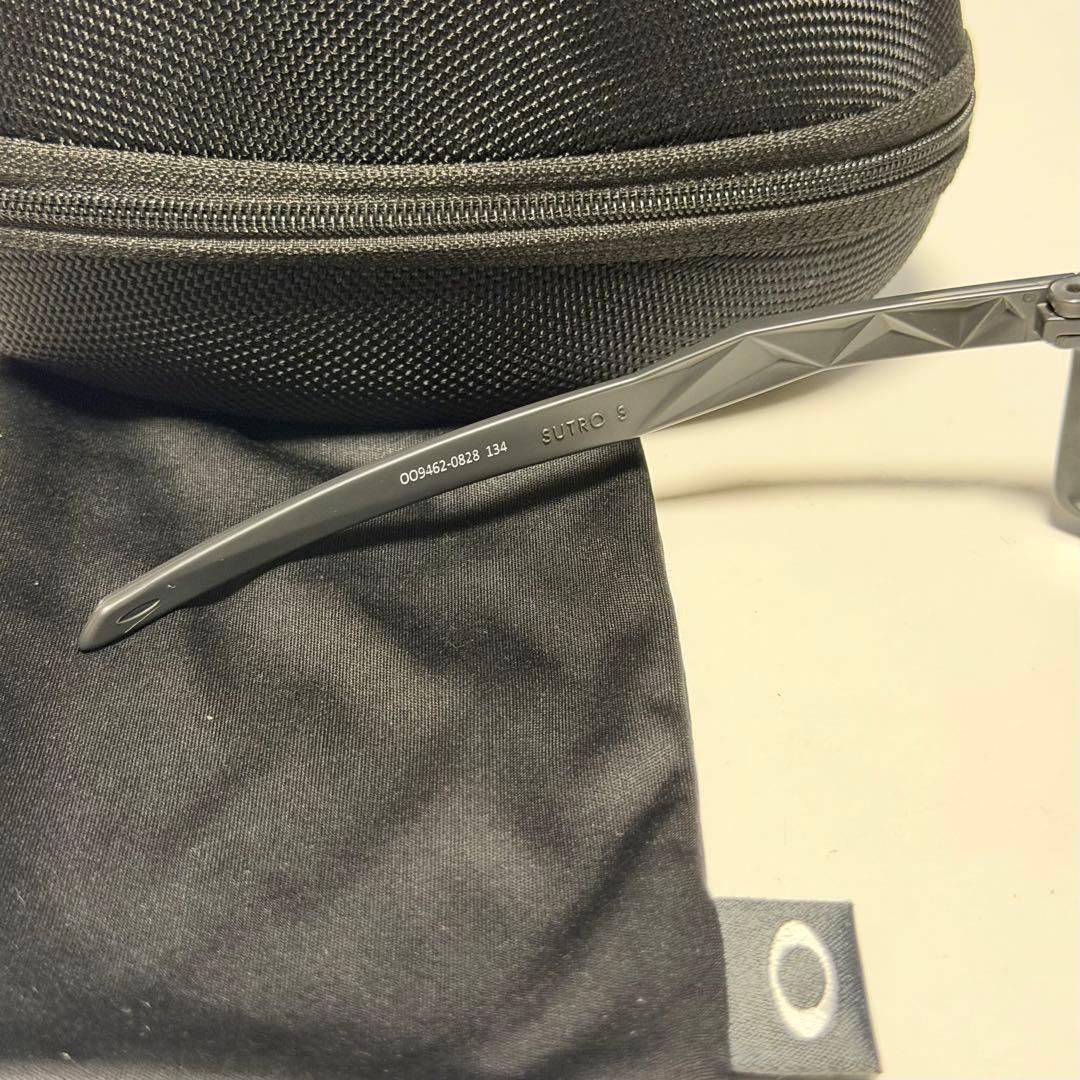 OAKLEY SUTRO サングラス ケース付き