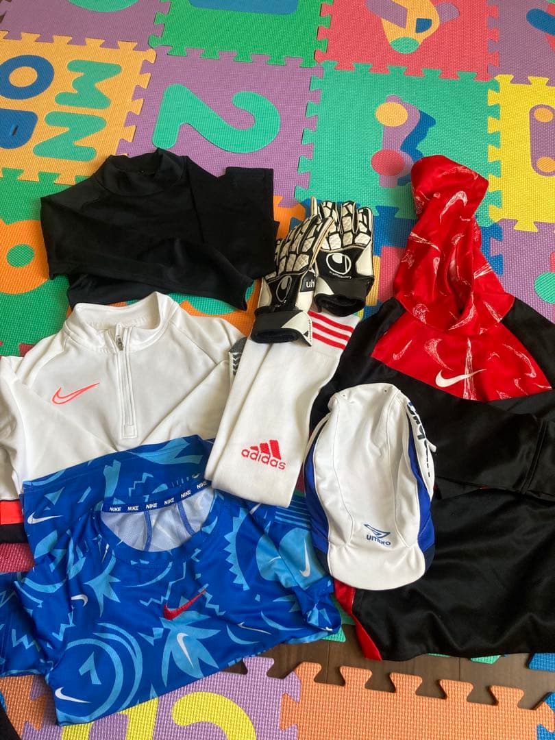 Nike サッカーウェア ７点セット　130➕インナーパンツ3点シャツ　計11点