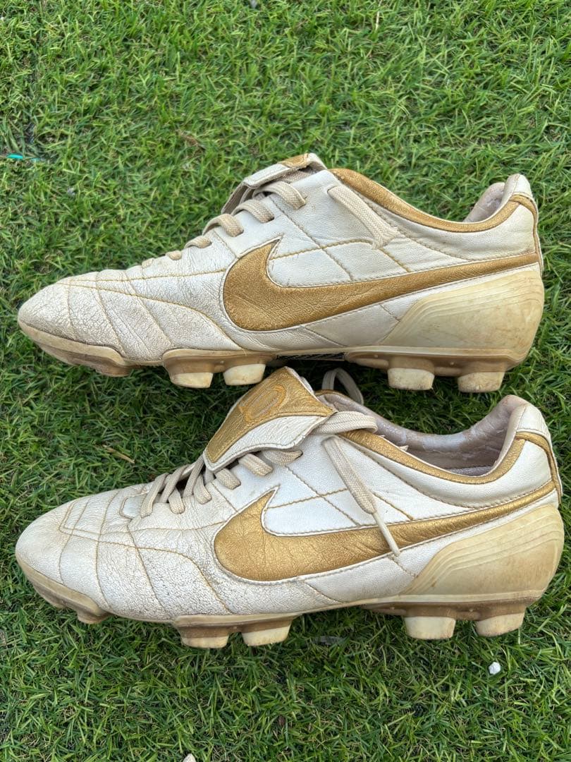 ふ*ぇ様 NIKE エアレジェンド ロナウジーニョモデル HG ティエンポ