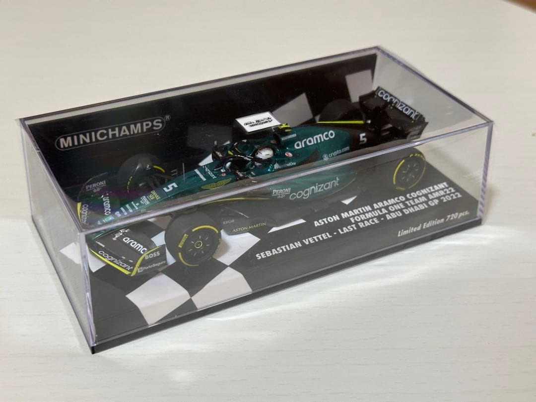 ミニチャンプス 1/43 アストンマーティン 2022 ベッテル ラストレース