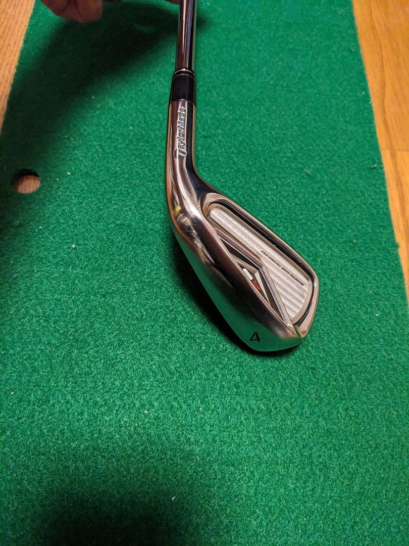 【即時発送可能】アイアン 4番テーラーメイドTaylorMade R9